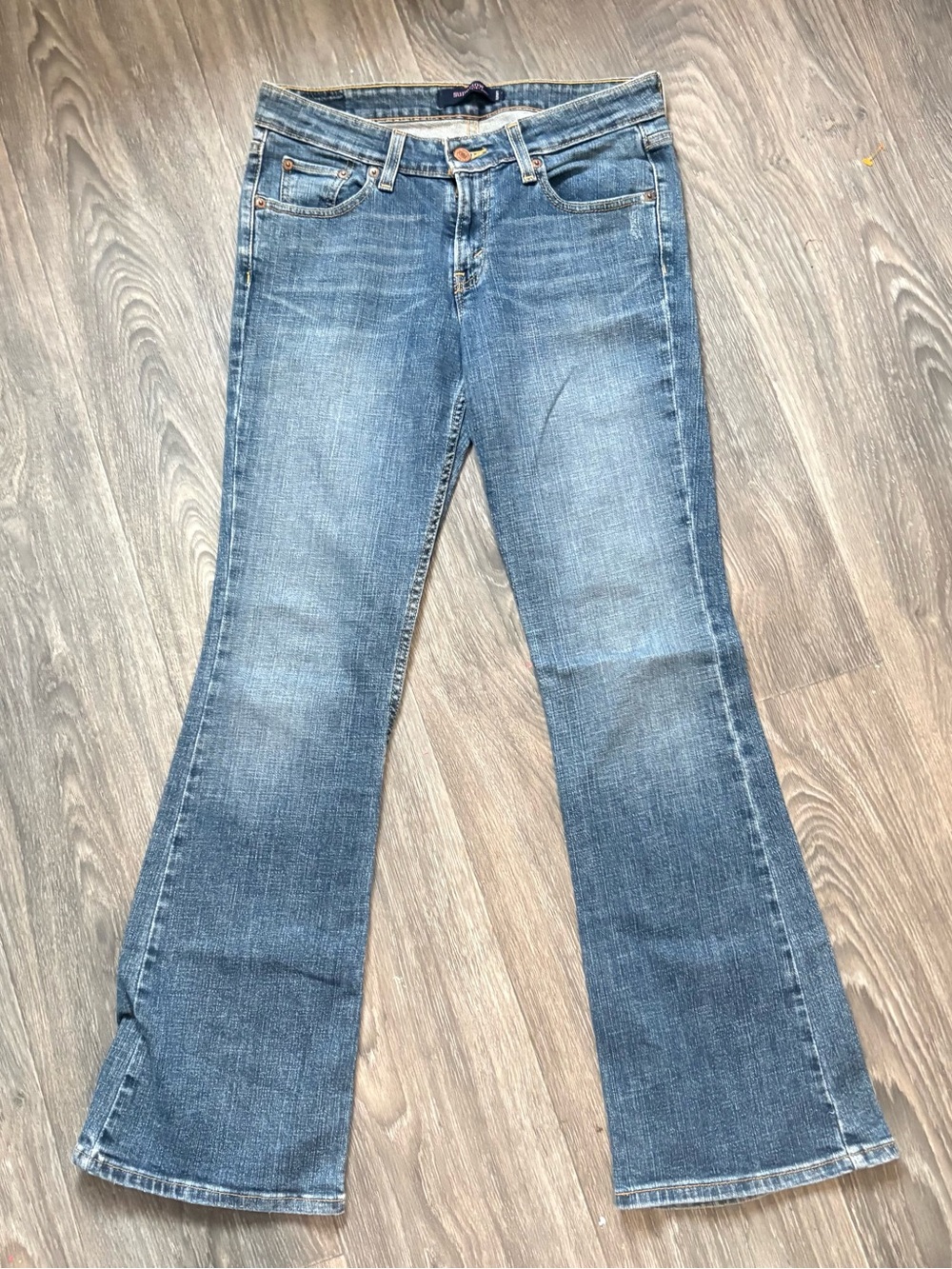 VTG Levi’s 518 low rise bootcut jeans